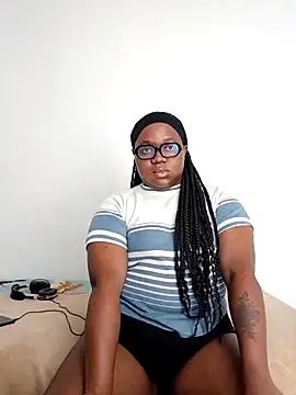 Snapshot of Gyminae chatting on 10.23.25 Gyminae online show from 10.23.25