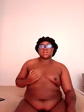 Snapshot of Gyminae chatting on 11.07.25 Gyminae online show from 11.07.25