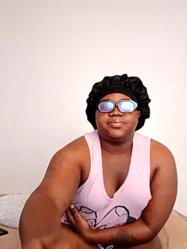 Snapshot of Gyminae chatting on 11.14.25 Gyminae online show from 11.14.25