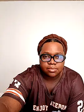 Snapshot of Gyminae chatting on 11.16.25 Gyminae online show from 11.16.25