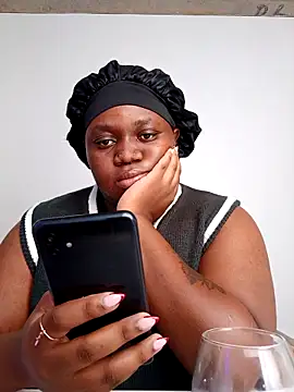 Snapshot of Gyminae chatting on 11.20.25 Gyminae online show from 11.20.25