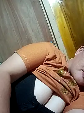 Snapshot of ningchun20 chatting on 10.27.25 ningchun20 online show from 10.27.25