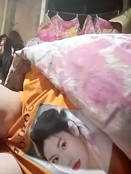 Snapshot of ningchun20 chatting on 10.28.25 ningchun20 online show from 10.28.25