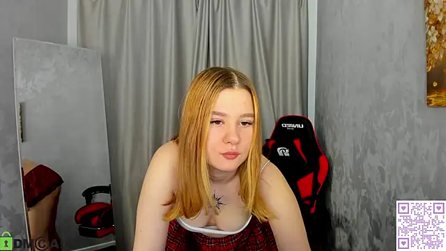 Snapshot of Brenda_Puff chatting on 11.09.25 Brenda Puff online show from 11.09.25