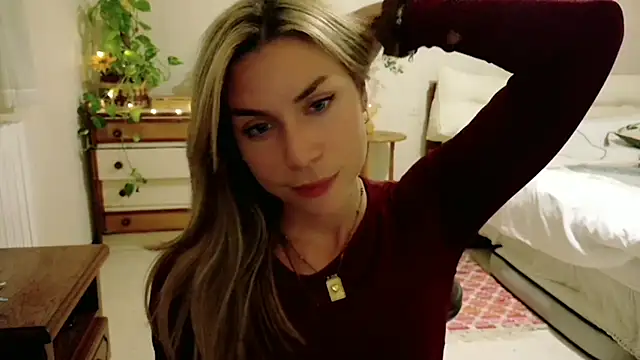 Snapshot of wonderalice31 chatting on 10.23.25 wonderalice31 online show from 10.23.25