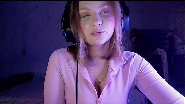 Snapshot of pr_In_cess_ chatting on 09.17.25 pr In cess online show from 09.17.25