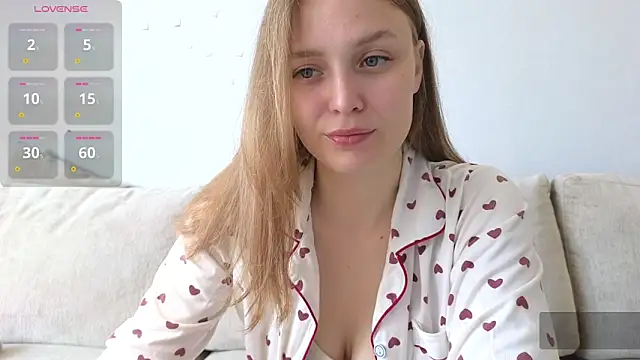 Snapshot of Hot_Lili1 chatting on 09.15.25 Hot Lili1 online show from 09.15.25