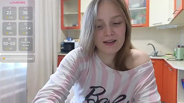Snapshot of Hot_Lili1 chatting on 10.02.25 Hot Lili1 online show from 10.02.25