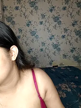 Snapshot of priyaverma00 chatting on 05.12.26 priyaverma00 online show from 05.12.26
