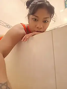 Snapshot of mamasitapetite chatting on 05.06.26 mamasitapetite online show from 05.06.26