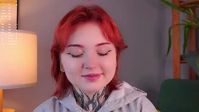 Snapshot of MarnaHarbor chatting on 09.30.25 MarnaHarbor online show from 09.30.25