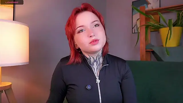 Snapshot of MarnaHarbor chatting on 10.01.25 MarnaHarbor online show from 10.01.25