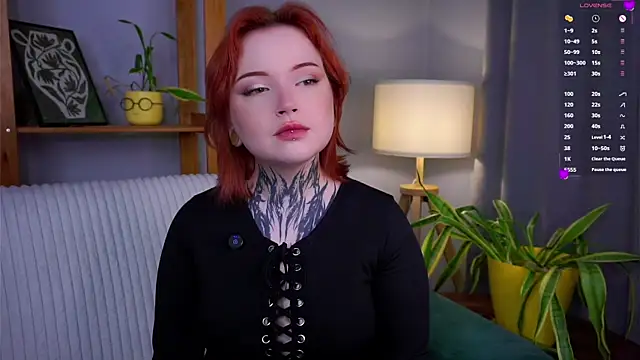 Snapshot of MarnaHarbor chatting on 10.21.25 MarnaHarbor online show from 10.21.25