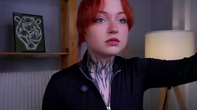 Snapshot of MarnaHarbor chatting on 10.23.25 MarnaHarbor online show from 10.23.25