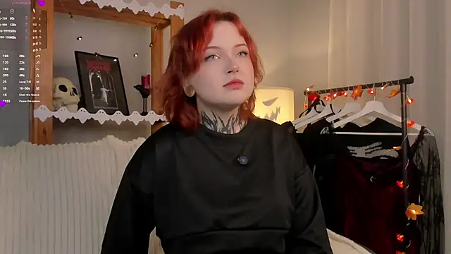 Snapshot of MarnaHarbor chatting on 10.28.25 MarnaHarbor online show from 10.28.25