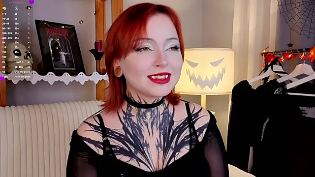 Snapshot of MarnaHarbor chatting on 10.30.25 MarnaHarbor online show from 10.30.25