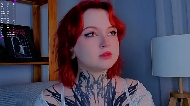 Snapshot of MarnaHarbor chatting on 11.15.25 MarnaHarbor online show from 11.15.25