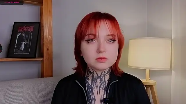 Snapshot of MarnaHarbor chatting on 11.17.25 MarnaHarbor online show from 11.17.25