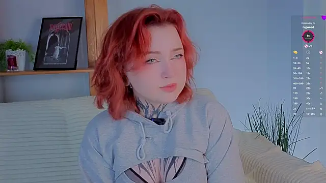 Snapshot of MarnaHarbor chatting on 12.01.25 MarnaHarbor online show from 12.01.25