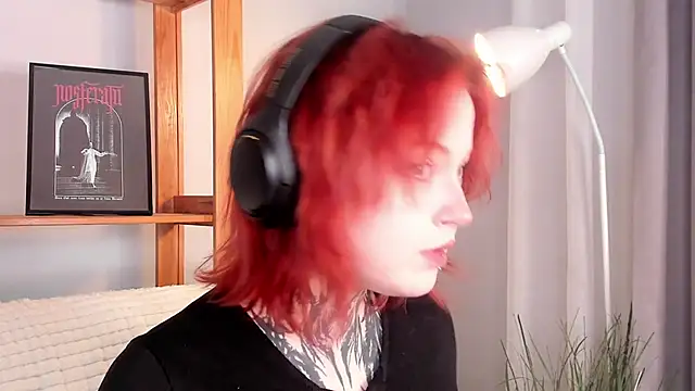 Snapshot of MarnaHarbor chatting on 12.05.25 MarnaHarbor online show from 12.05.25