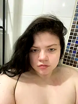 Snapshot of GoddessDarina chatting on 10.21.25 GoddessDarina online show from 10.21.25