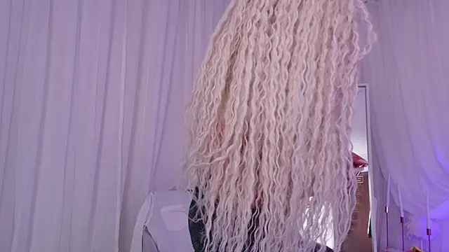 Snapshot of Lilit_1Love chatting on 10.24.25 Lilit 1Love online show from 10.24.25