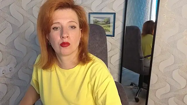 Snapshot of Elannaria chatting on 09.13.25 Elannaria online show from 09.13.25
