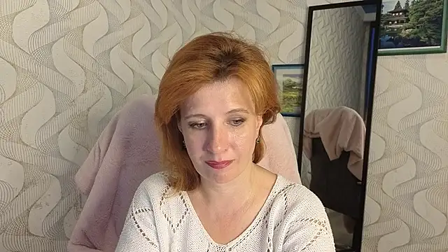 Snapshot of Elannaria chatting on 09.17.25 Elannaria online show from 09.17.25