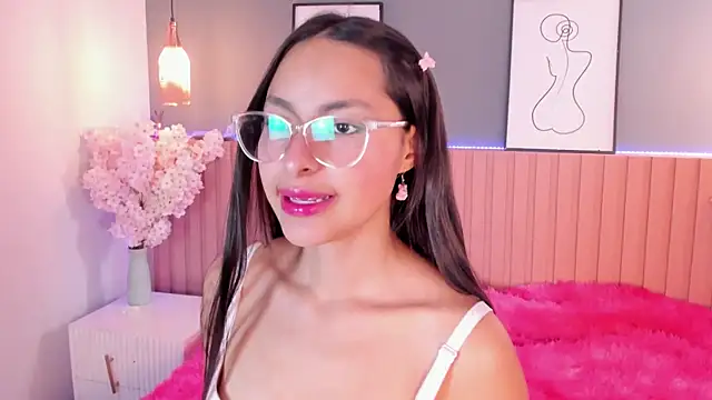 Annie  2 online show from 09.16.25