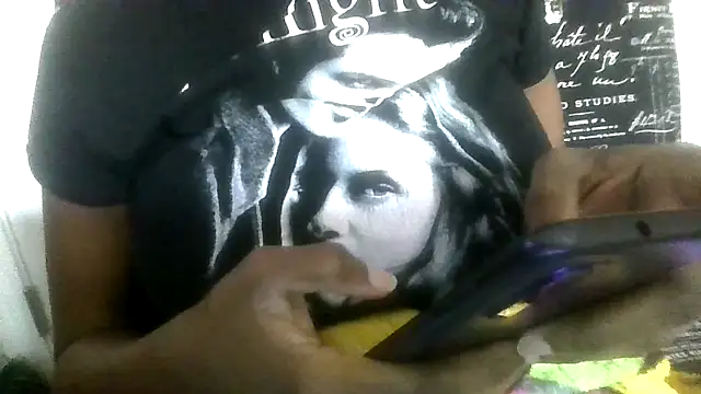 Snapshot of prettymaa chatting on 09.18.25 prettymaa online show from 09.18.25