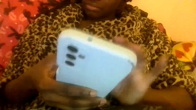 Snapshot of prettymaa chatting on 09.25.25 prettymaa online show from 09.25.25