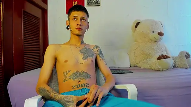 cold snow013 online show from 10.19.25