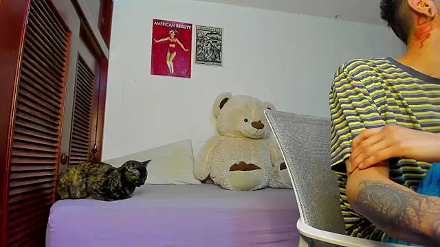 cold snow013 online show from 10.26.25