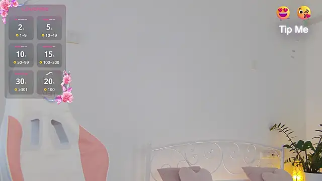 Snapshot of KumiKruz chatting on 10.10.25 KumiKruz online show from 10.10.25