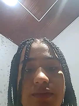 Snapshot of michelle_perla chatting on 10.28.25 michelle perla online show from 10.28.25