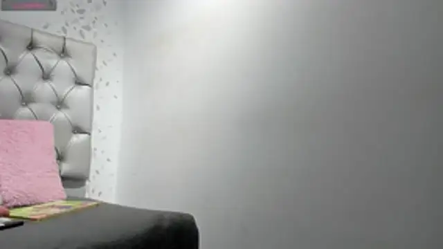 Snapshot of michelle_perla chatting on 11.24.25 michelle perla online show from 11.24.25