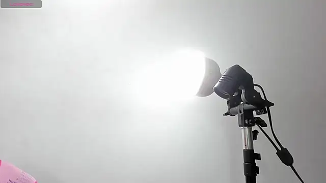 Snapshot of michelle_perla chatting on 12.03.25 michelle perla online show from 12.03.25