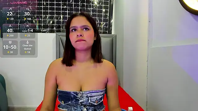 Snapshot of Sofia_villareal chatting on 11.18.25 Sofia villareal online show from 11.18.25