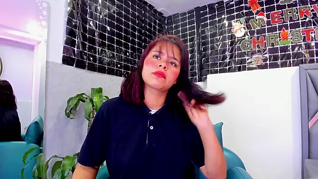 Snapshot of Sofia_villareal chatting on 12.15.25 Sofia villareal online show from 12.15.25