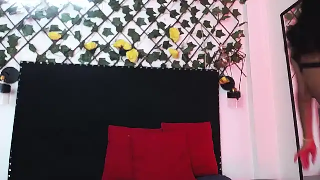 Snapshot of vwildcatper chatting on 10.27.25 vwildcatper online show from 10.27.25