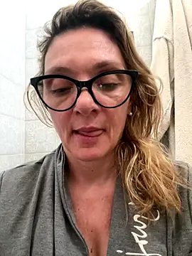 Snapshot of na1801 chatting on 11.11.25 na1801 online show from 11.11.25