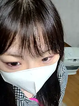 Snapshot of AYA_dayo chatting on 12.15.25 AYA dayo online show from 12.15.25