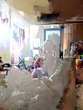 Snapshot of Bush_smusher chatting on 10.06.25 Bush smusher online show from 10.06.25