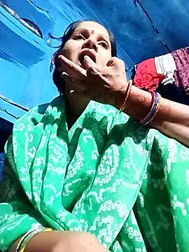 Snapshot of Jooli_xx chatting on 09.11.25 Jooli xx online show from 09.11.25