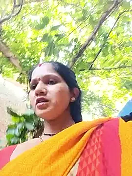 Snapshot of Jooli_xx chatting on 09.22.25 Jooli xx online show from 09.22.25