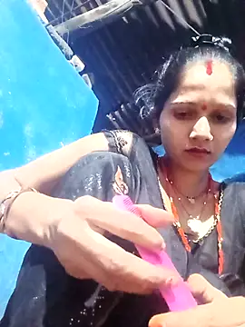 Snapshot of Jooli_xx chatting on 09.29.25 Jooli xx online show from 09.29.25