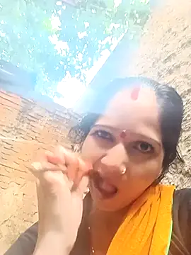 Snapshot of Jooli_xx chatting on 10.13.25 Jooli xx online show from 10.13.25