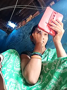 Snapshot of Jooli_xx chatting on 10.17.25 Jooli xx online show from 10.17.25