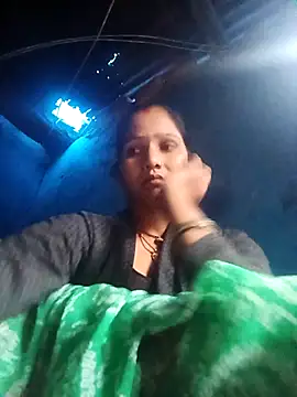 Snapshot of Jooli_xx chatting on 10.28.25 Jooli xx online show from 10.28.25