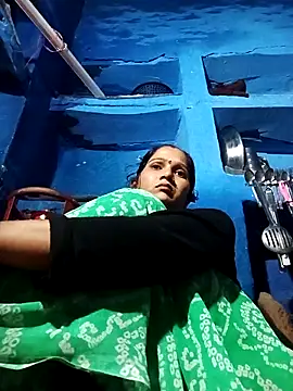 Snapshot of Jooli_xx chatting on 10.30.25 Jooli xx online show from 10.30.25